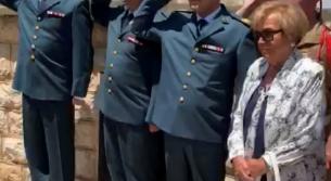 في عيد الجيش.. إكليل على ضريح العماد حنا سعيد في القليعة