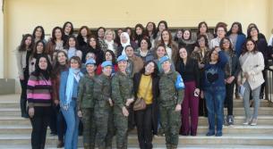 حفل تسليم كونتينرين من اليونيفيل لسيدات الخيام