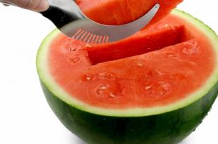 عالسكين يا بطيخ.. الفاكهة الصيفية الأولى دون منازع بأسعارها وفوائدها الصحيّة!