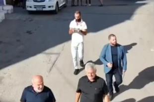 ابن كفرشوبا علي قصب يساهم في تأهيل طرقات حارة صيدا