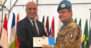 تكريم الإعلامي سلطان سليمان في احتفال نقابة موظفي اليونيفيل بعيد الاستقلال