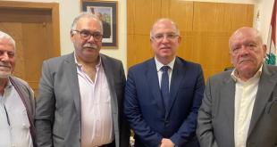 مطالب عمالية برفع الحد الأدنى للأجور إلى 1000 دولار