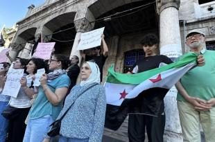 احتجاجات سورية عند الحدود: المعتقلون السياسيون مؤشر لاشتباك لبناني سوري