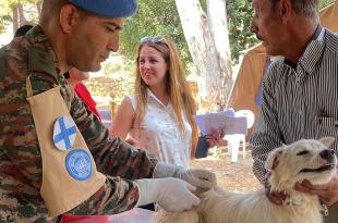 الكتيبة الهندية في اليونيفيل تنظّم مخيمًا لتطعيم الحيوانات الأليفة في سوق الخان