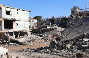 قنبلة على عمال في الخيام وإسرائيل تزعم قتل مسؤولَين من الحزب