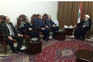 رئيس المجلس الإسلامي الشيعي الاعلى يستقبل البرفسور رائف رضا على رأس وفد