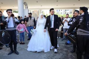 خليل وزينب وعرسٌ كسر الحزن بمركز النزوح: الفرح يكتمل بالعودة