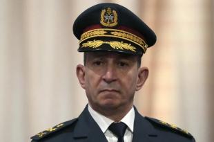 معركة الإطاحة بقائد الجيش: من ولماذا؟